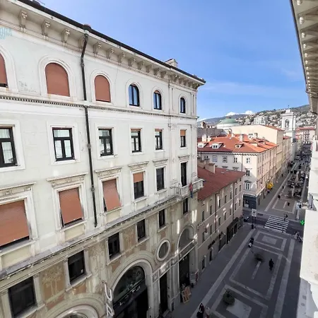 San Lazzaro 1 Tirabora Short Rent Terst